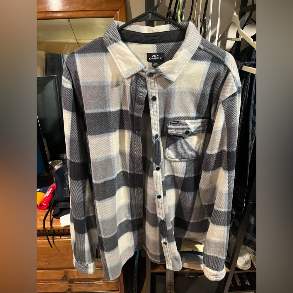 2 o’neil super comfortable button up — men’s XL